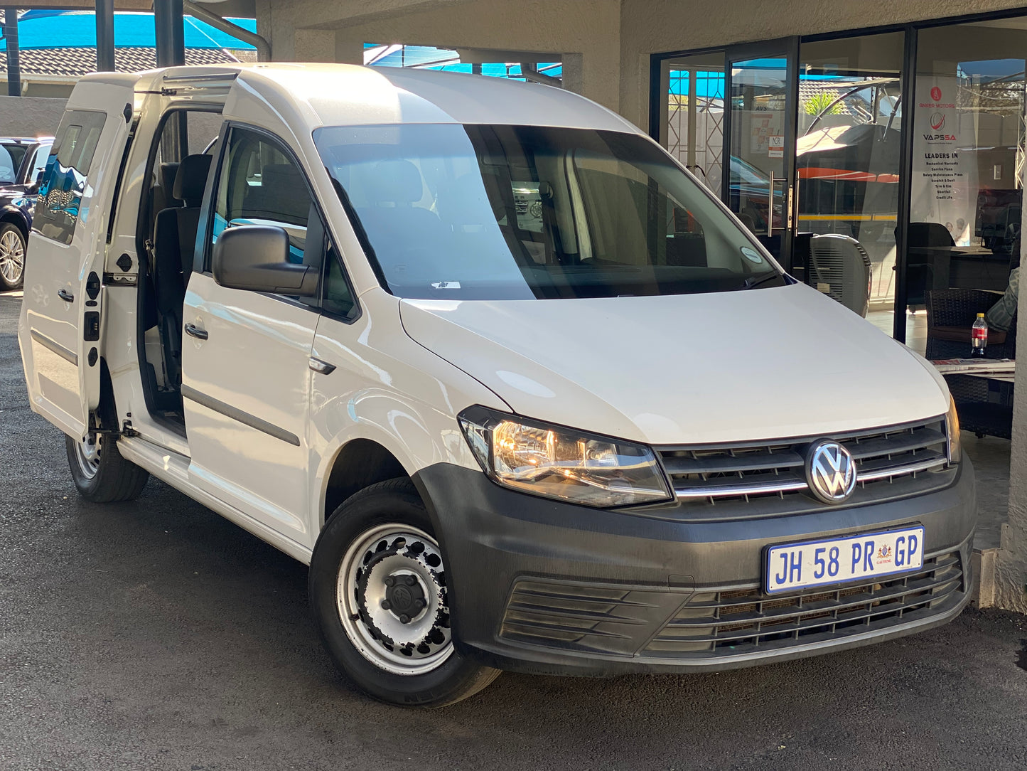 2017 Volkswagen Caddy 1.6i 7-seater
